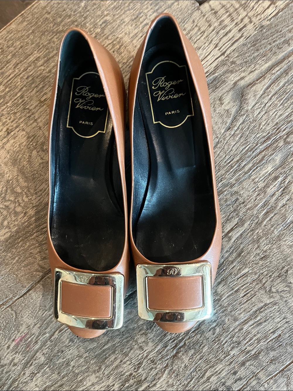 Roger Vivier Tan Leather Buckle Pumps with Silver Accents